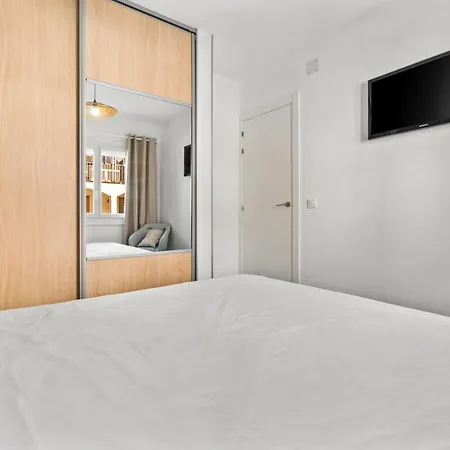 Apartamento Welcs -013- Con Terraza Y Piscina * Empuriabrava